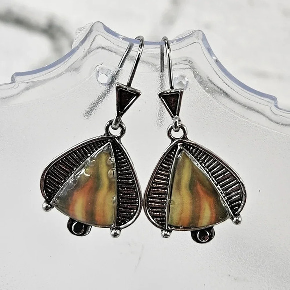 Ancient Earthship Women’s Small Delicate Earring Set 15 - Picture 3 of 3